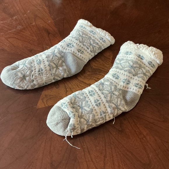 Cozy Knit Patterned Socks - Picture 2 of 3